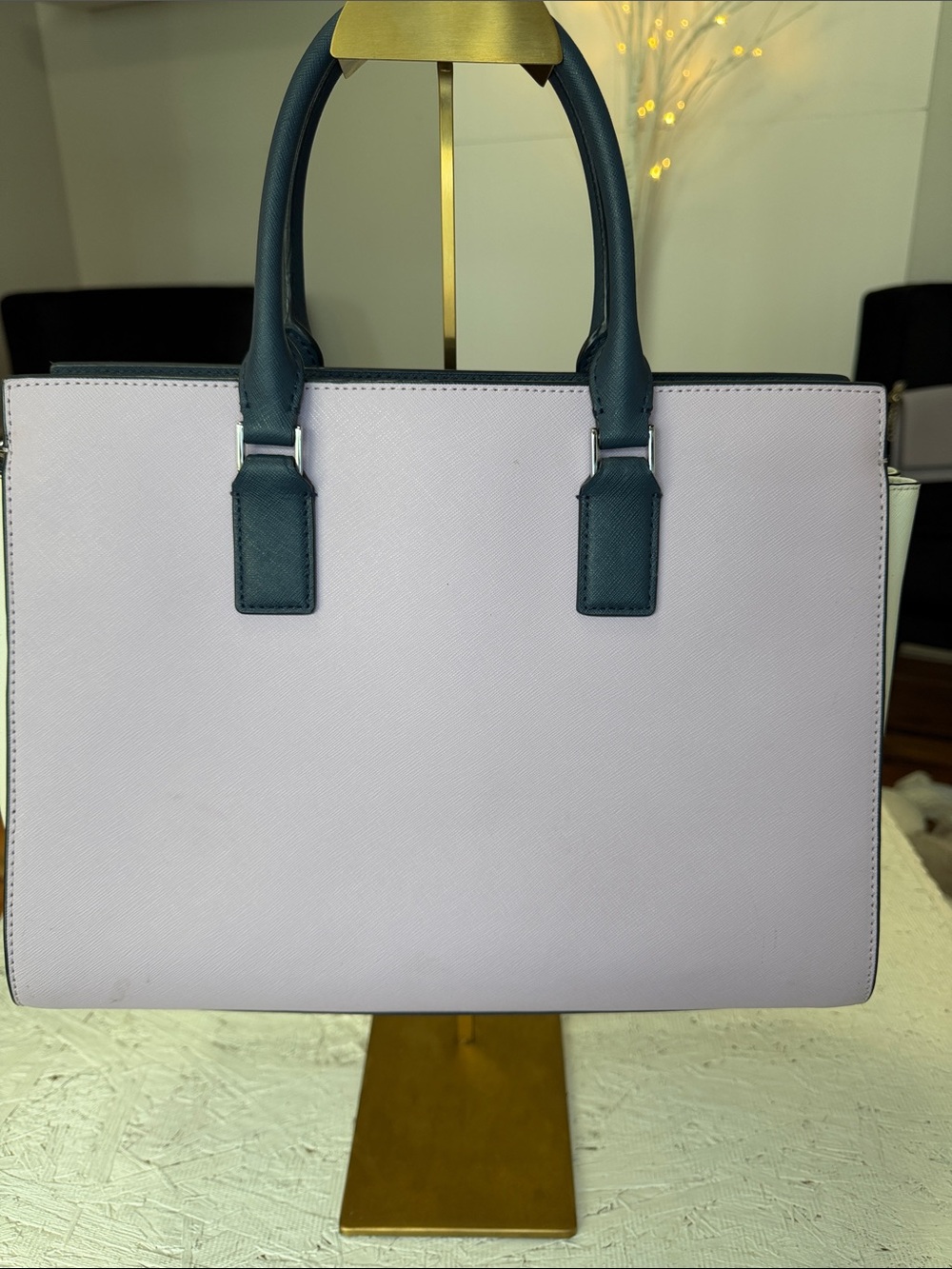 Kate Spade NWOT lavender leather/wht structure Crossbody w/Navy trim/ handles - Picture 2 of 11